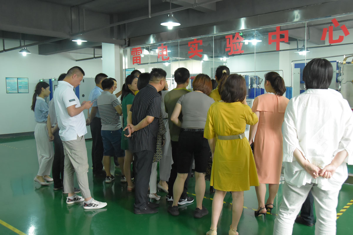 瑞士维多利亚大学MBA15-16班同学莅临澳洲10平台-澳洲10(中国)一站式服务平台
防雷考察交流