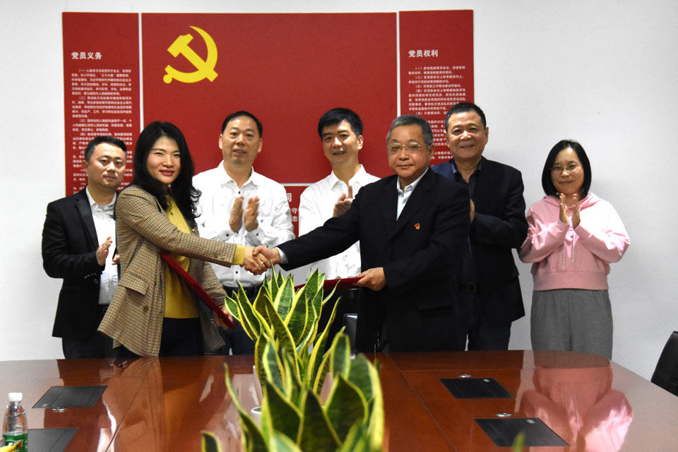 强强联合 共创未来 |澳洲10平台-澳洲10(中国)一站式服务平台
防雷与中国能建湖南院签订战略合作协议